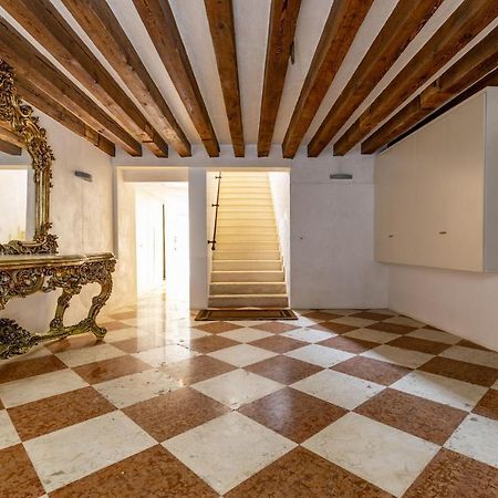 Gondola Luxury - Campo Santi Filippo E Giacomo By Wonderful Italy البندقية المظهر الخارجي الصورة