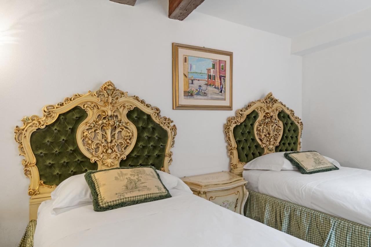 Gondola Luxury - Campo Santi Filippo E Giacomo By Wonderful Italy البندقية المظهر الخارجي الصورة