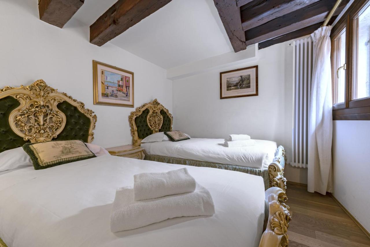 Gondola Luxury - Campo Santi Filippo E Giacomo By Wonderful Italy البندقية المظهر الخارجي الصورة
