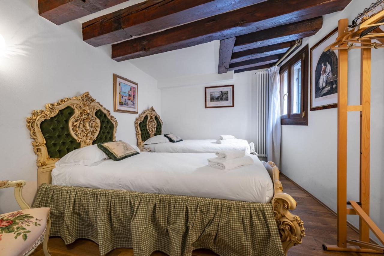 Gondola Luxury - Campo Santi Filippo E Giacomo By Wonderful Italy البندقية المظهر الخارجي الصورة
